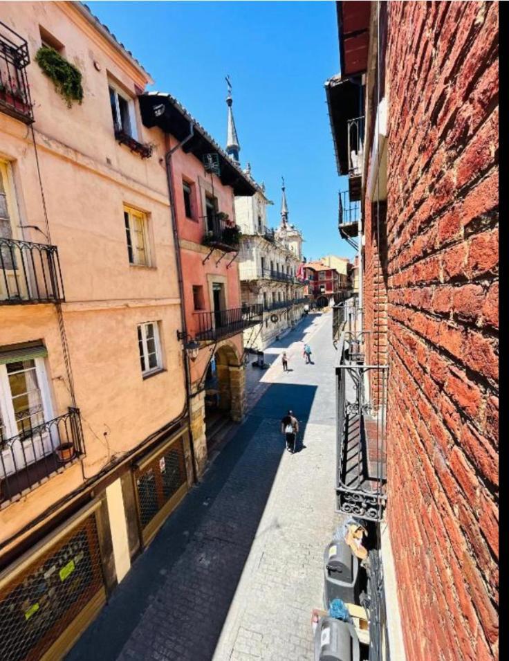 Arquitecto De La Vida- Plaza Mayor Leon Bagian luar foto