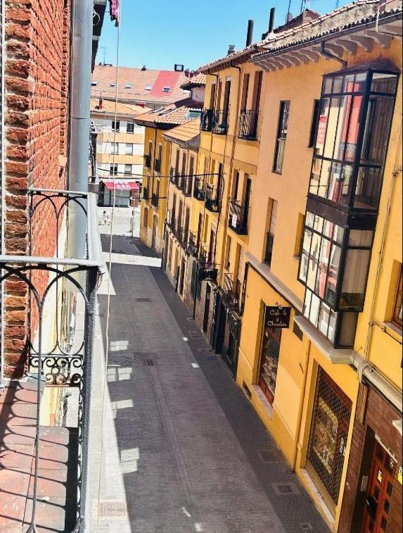 Arquitecto De La Vida- Plaza Mayor Leon Bagian luar foto
