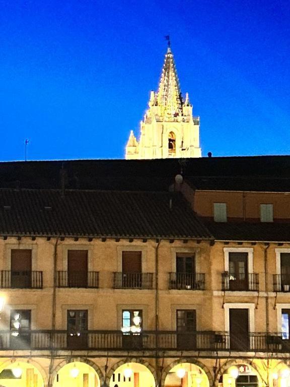 Arquitecto De La Vida- Plaza Mayor Leon Bagian luar foto